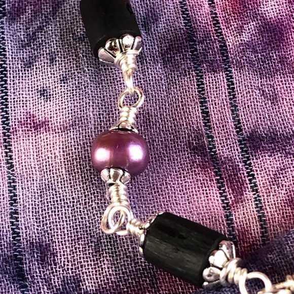 32  3/4" black Tulasi with silver lotus beads and purple pearls - Picture 3 of 11